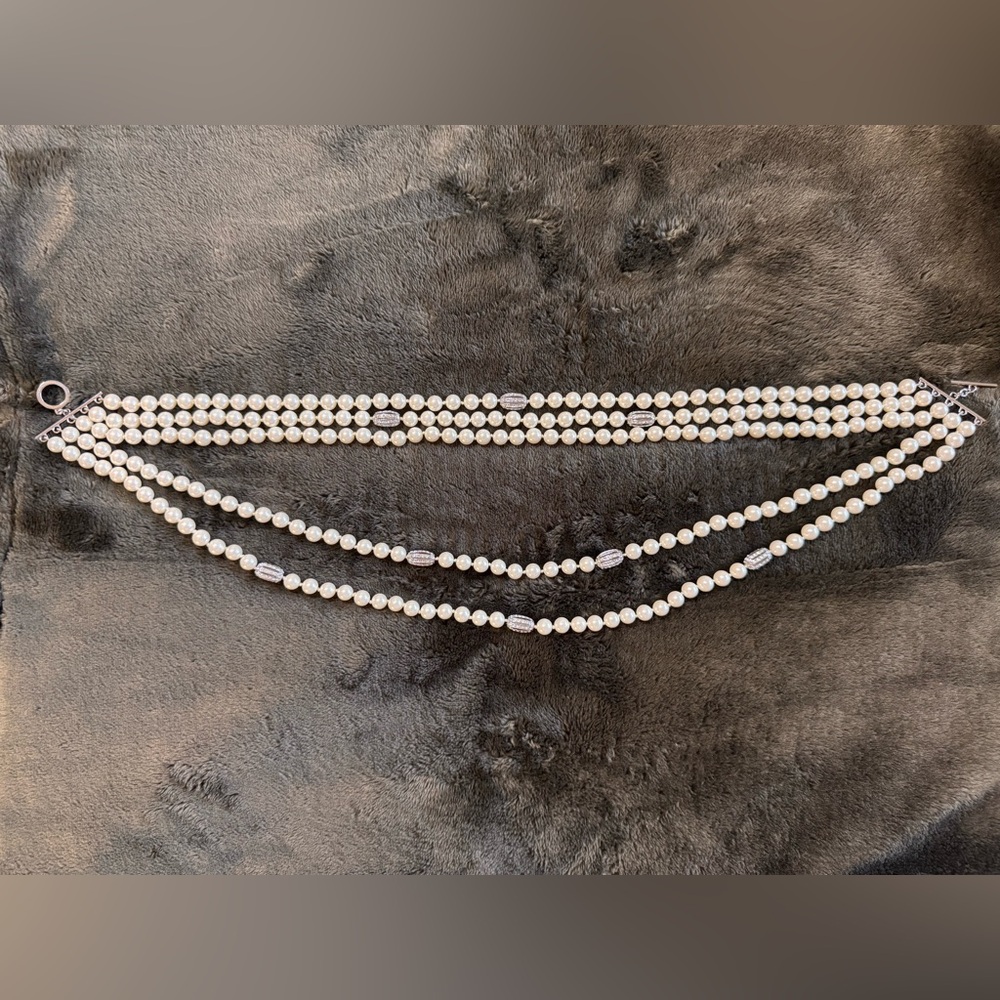 Stunning Faux Pearl Necklace with Pavé Accents - Picture 2 of 6